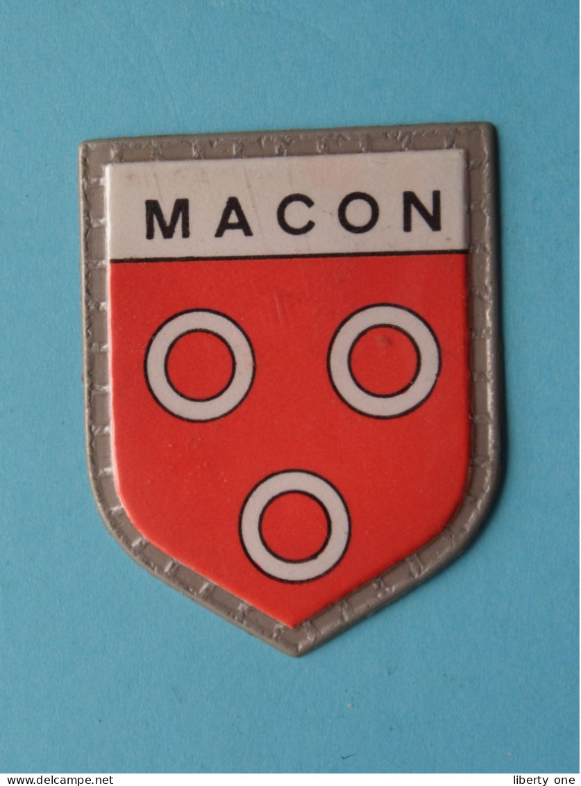 MACON ( Chocolat LANVIN ) Blason > Villes De FRANCE ( 5 X 4 Cm. ) ! - Chocolade