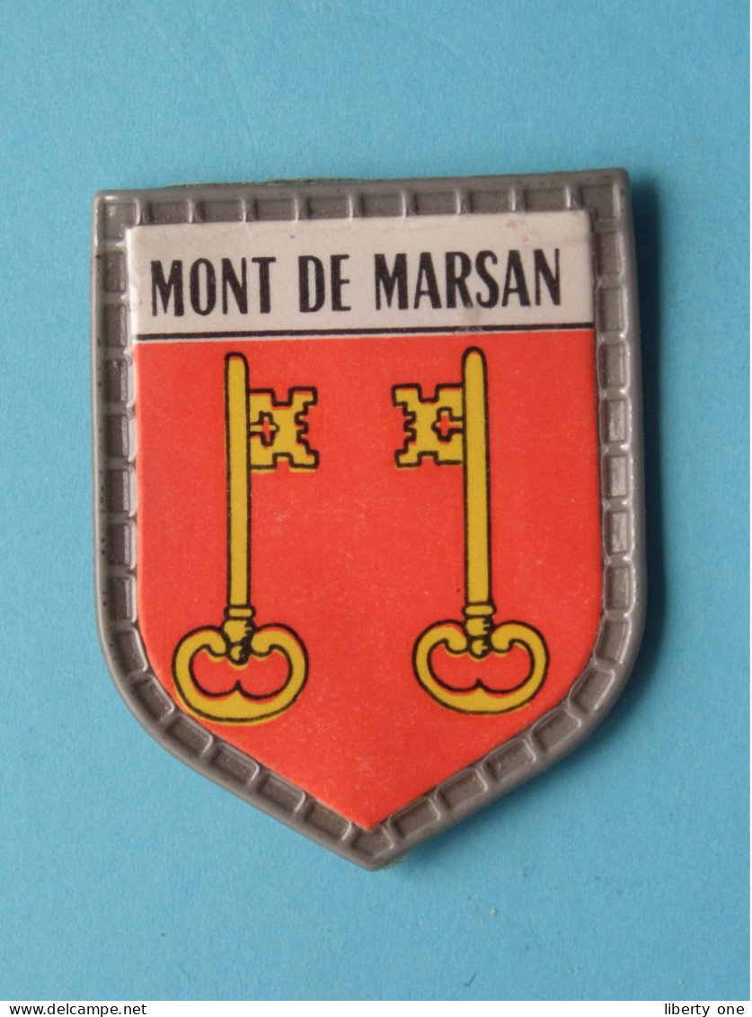 MONT DE MARSAN ( Chocolat LANVIN ) Blason > Villes De FRANCE ( 5 X 4 Cm. ) ! - Chocolate