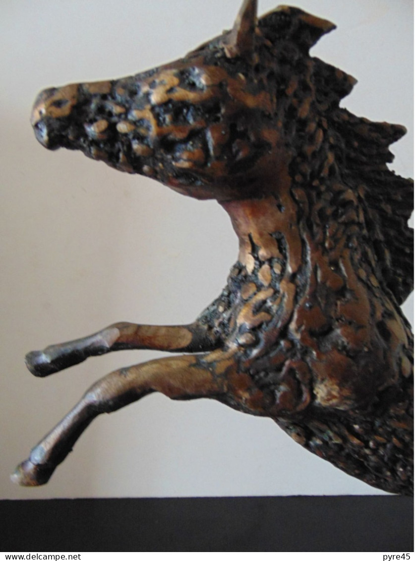 Sculpture en métal " Cheval cabré "