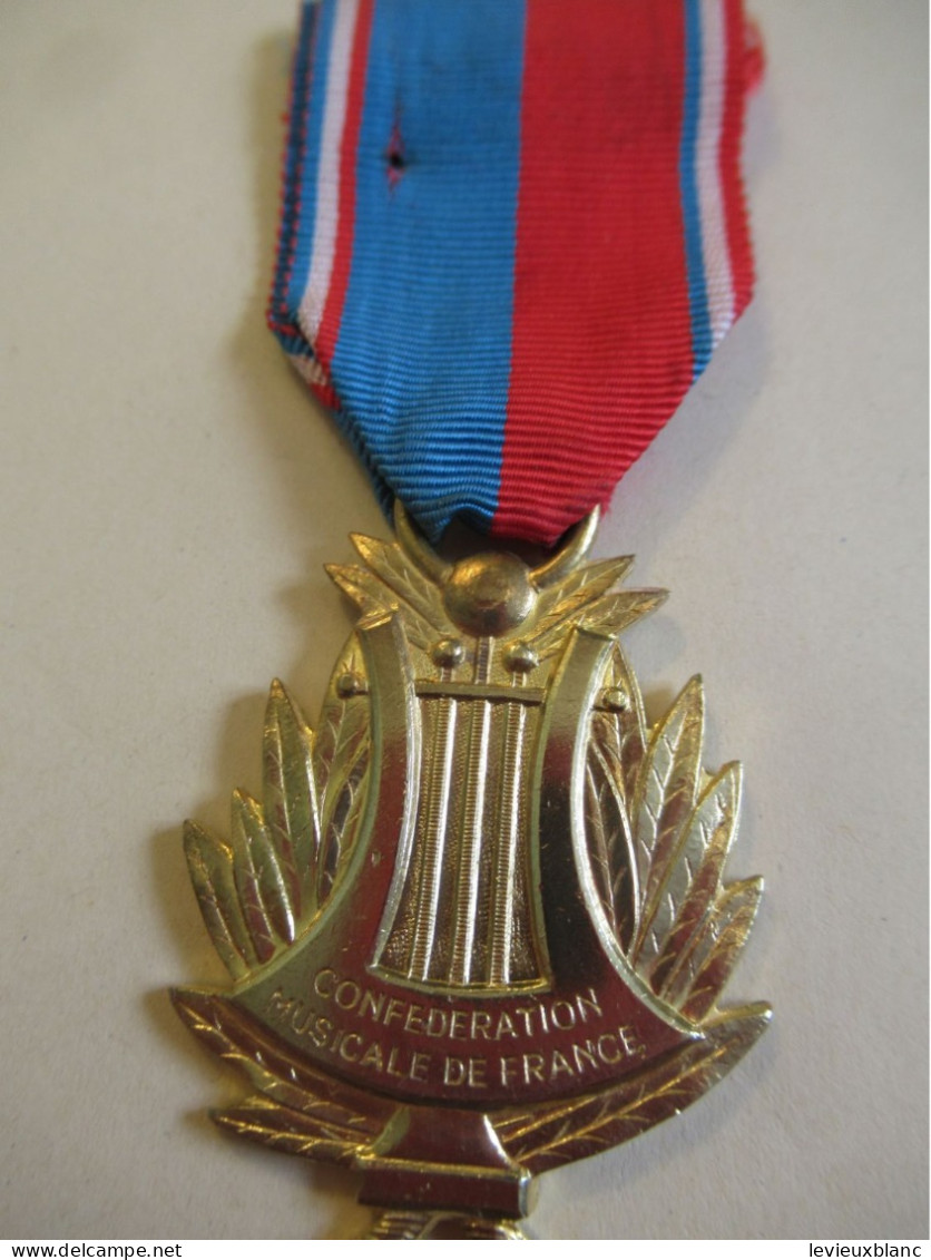 Médaille  Confédération Musicale De France / Bronze / G Moret , Paris /Vers  1960-1980    MED419 - France