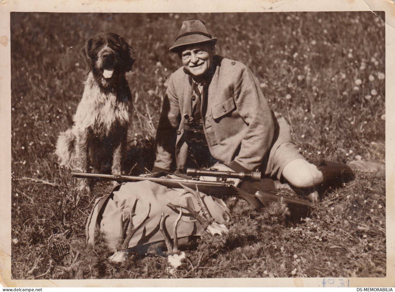 Older Man W Hunting Dog & Rifle Posing W Trophies Old Photo - Chasse