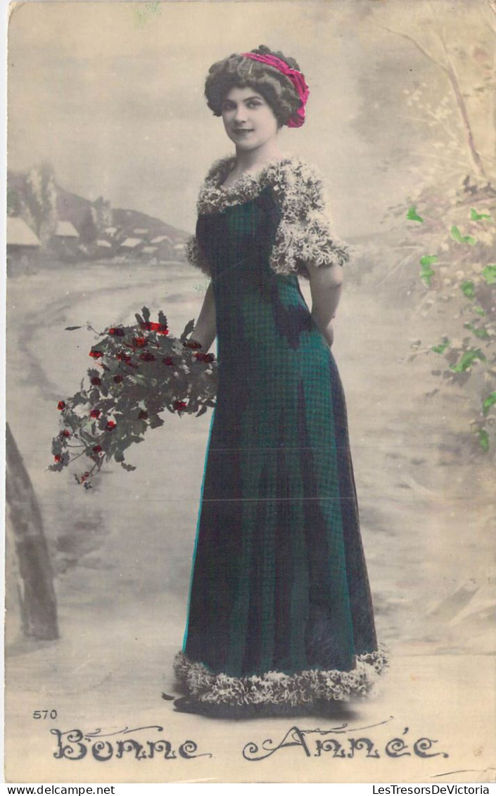 FETES - Bonne Année - Femme - Fleurs - Robe - Carte Postale Ancienne - Nouvel An