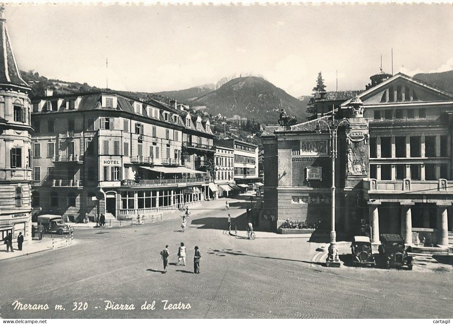 CPM GF(carte Photo Et Rare Affranchissement) -24942 -Italie -Merano-Piazza Del Teatro -Envoi Gratuit - Merano