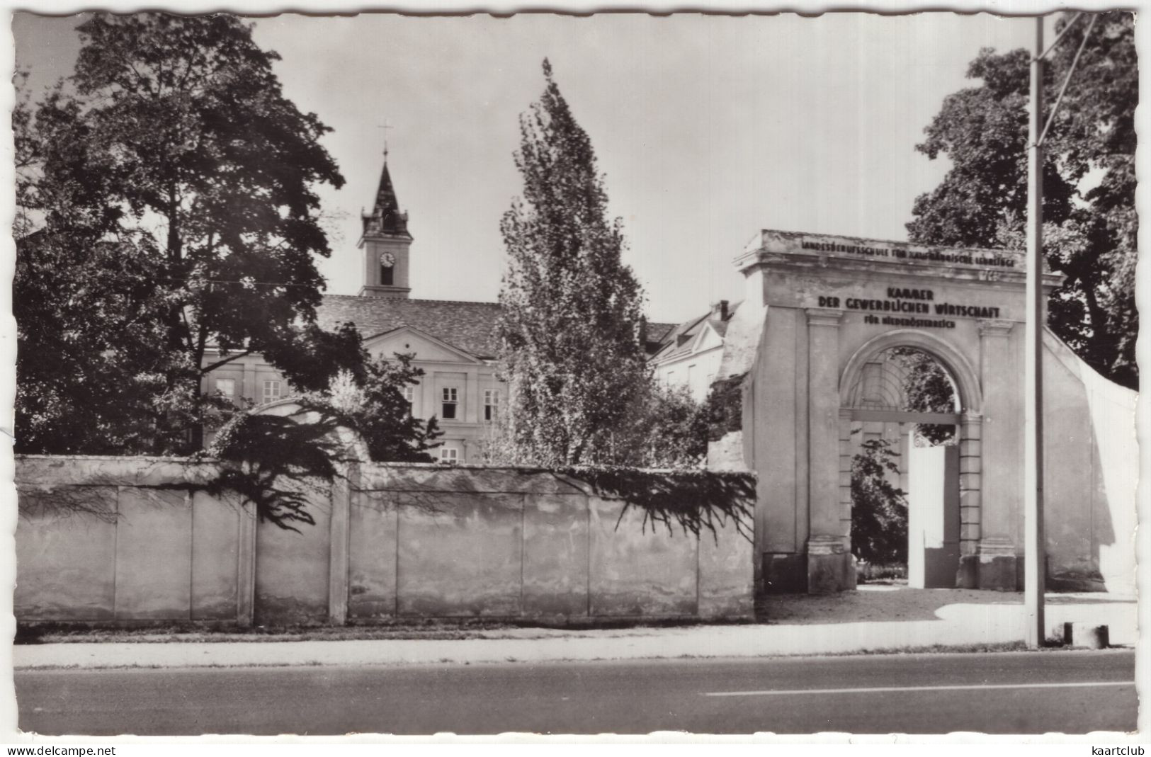 Theresienfeld - Landesberufsschule Des Handels - 'Schulgebäude Mit Eingang' - (NÖ, Österreich) - Wiener Neustadt