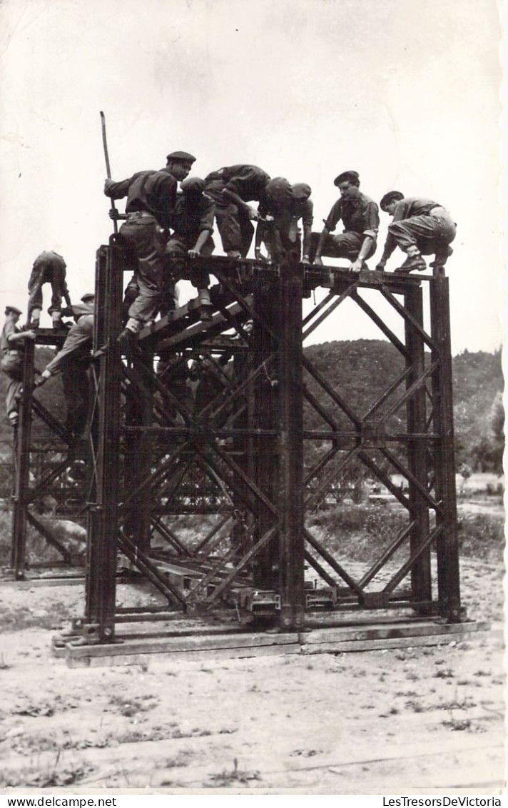 MILITARIA - Armée Belge - Construction D'un élément De Pont - Carte Postale Ancienne - Manöver