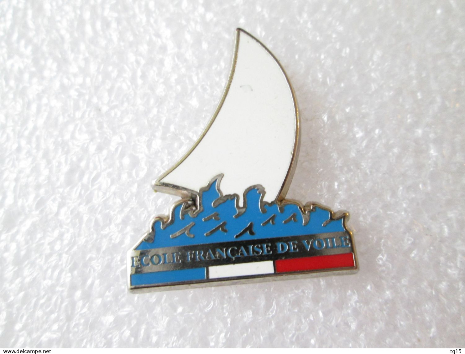 PIN'S    ECOLE FRANCAISE DE VOILE  Zamak  DECAT - Voile