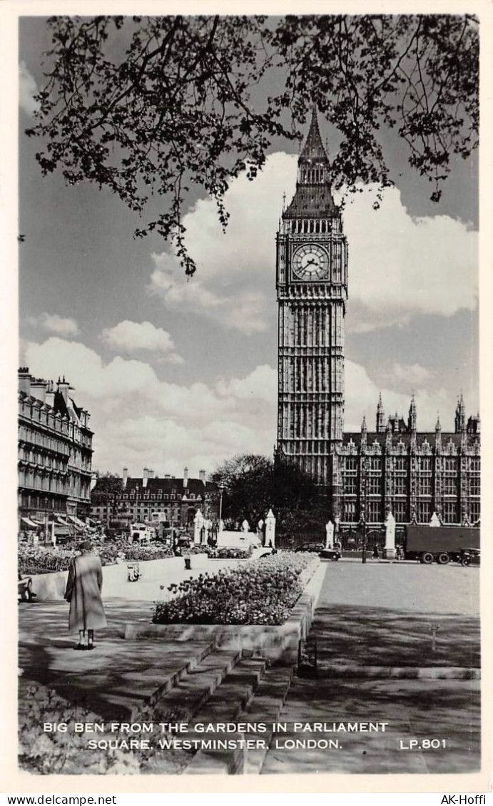 BIG BEN FROM THE GARDENS IN PARLIAMENT SQUARE, WESTMINSTER, LONDON. (787) - Westminster Abbey