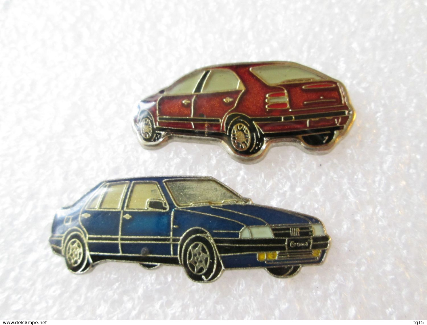 PIN'S    LOT  2  FIAT   CROMA  BRAVA - Fiat