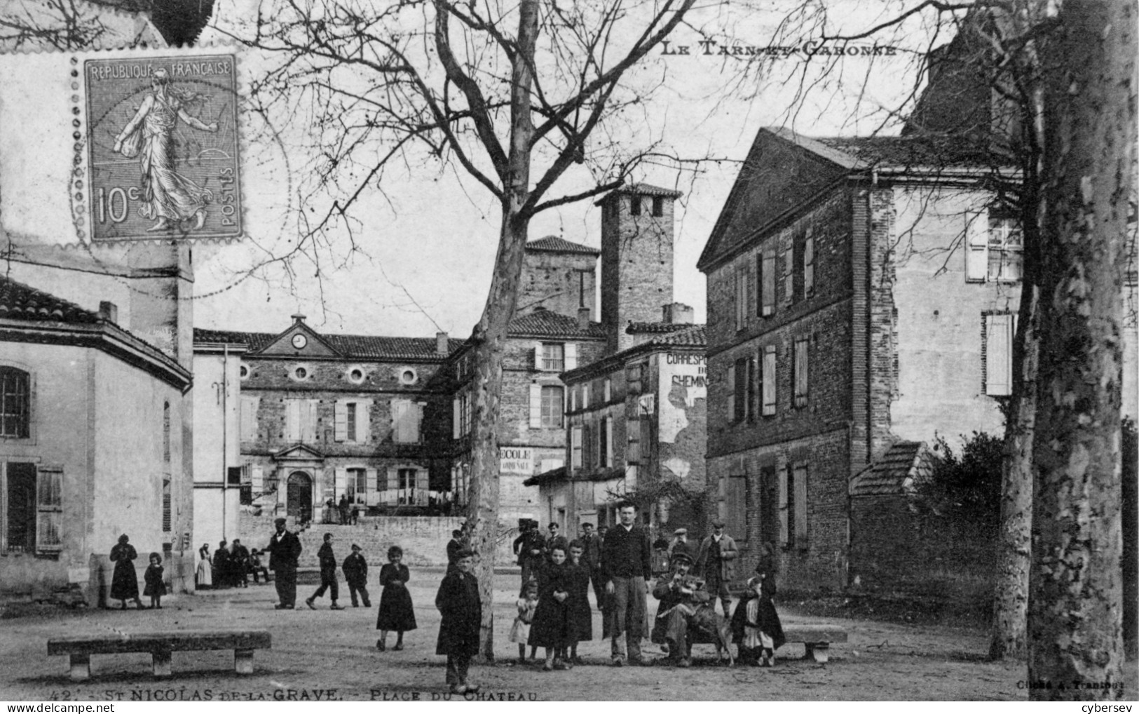 SAINT-NICOLAS-de-la-GRAVE - Place Du Château - Animé - Saint Nicolas De La Grave