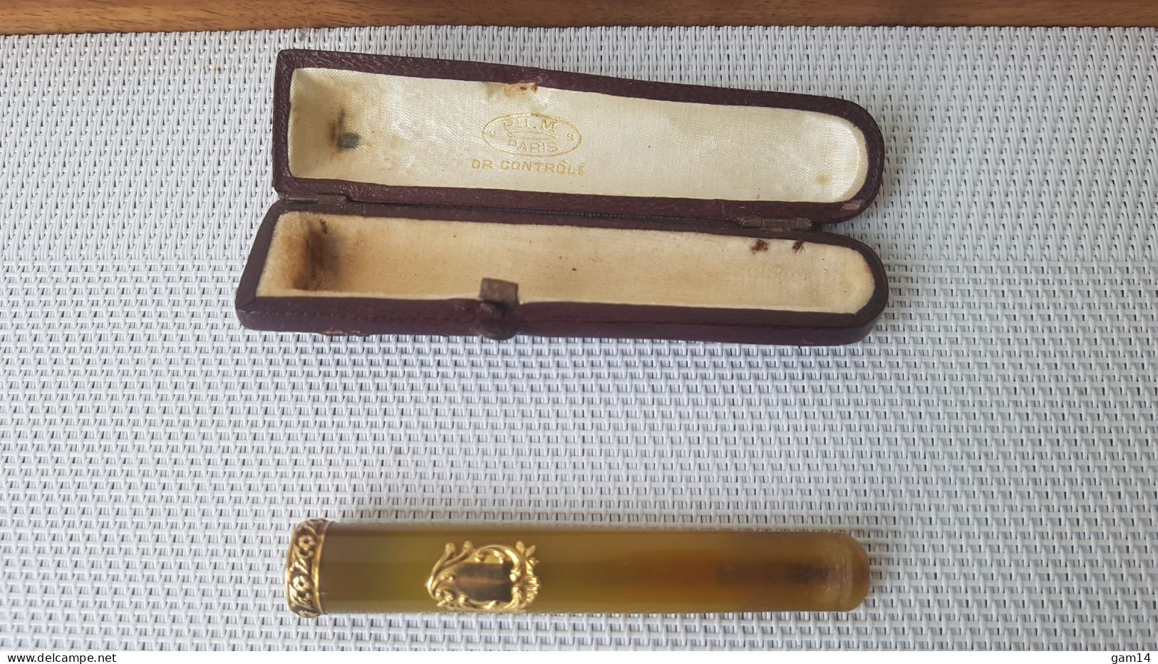 Fume Cigarette Dans Son étui D'origine. Cartouche Et Bague En OR. Beau Modèle - Sigarettenhouders