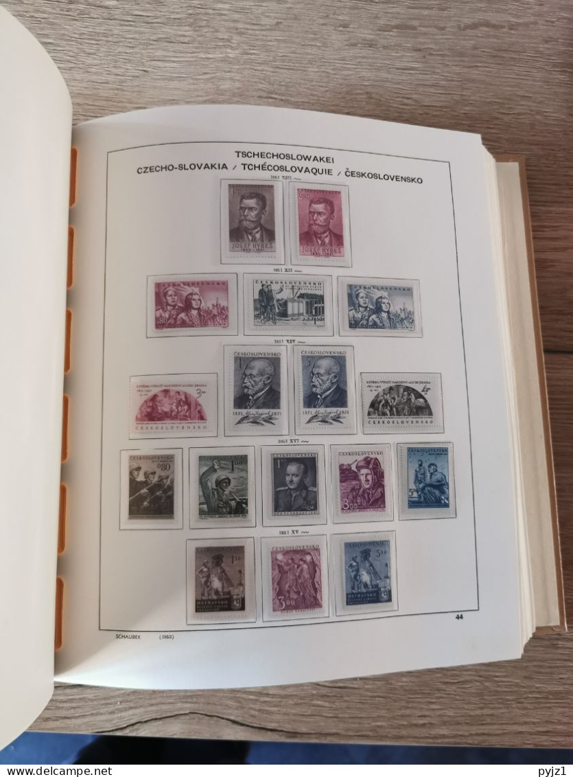 Czechoslovakia MNH 1950-1973 complete in Schaubeck album