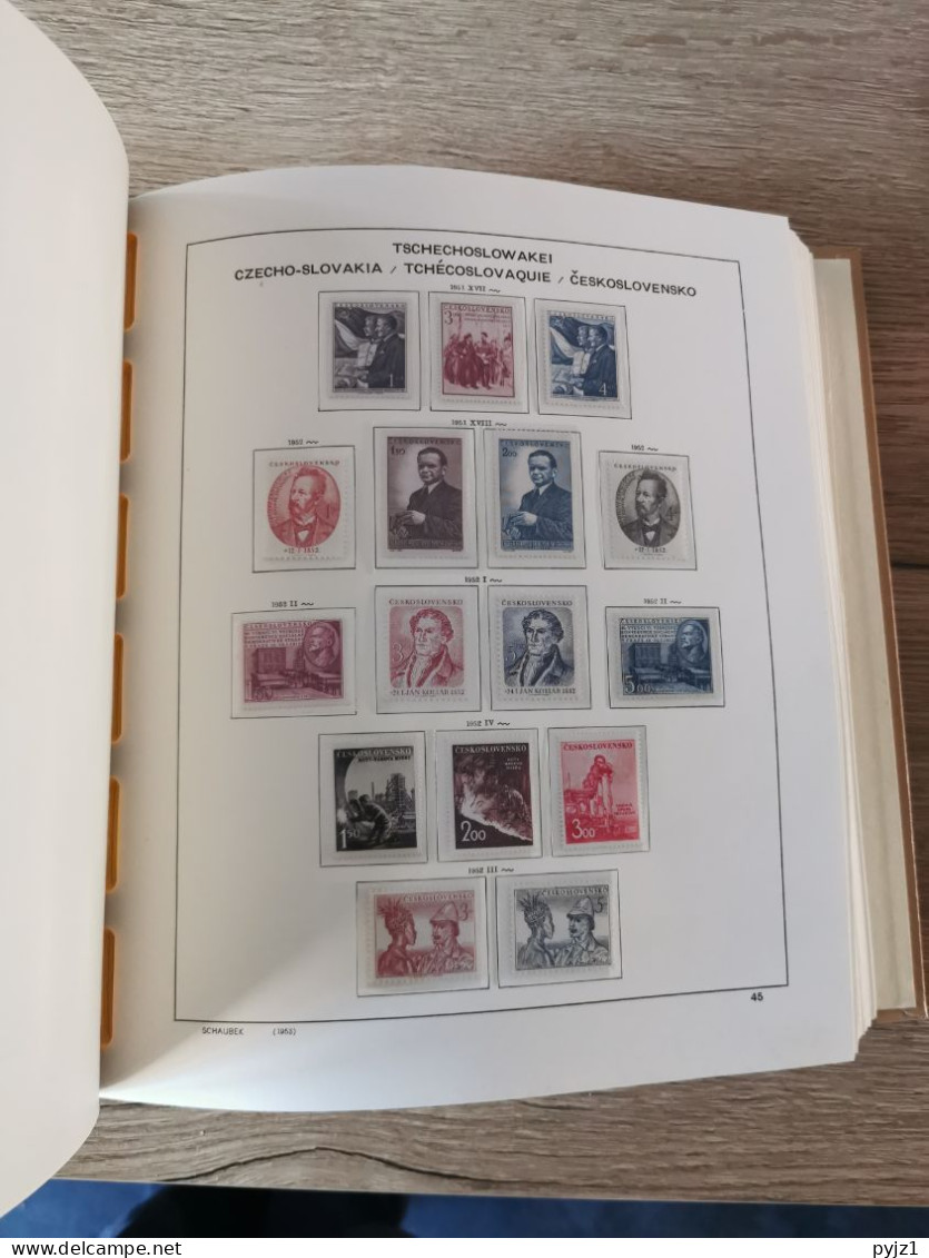 Czechoslovakia MNH 1950-1973 complete in Schaubeck album