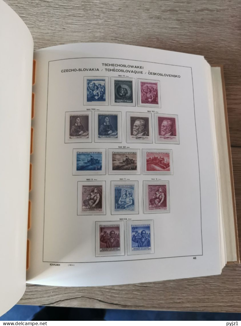 Czechoslovakia MNH 1950-1973 complete in Schaubeck album