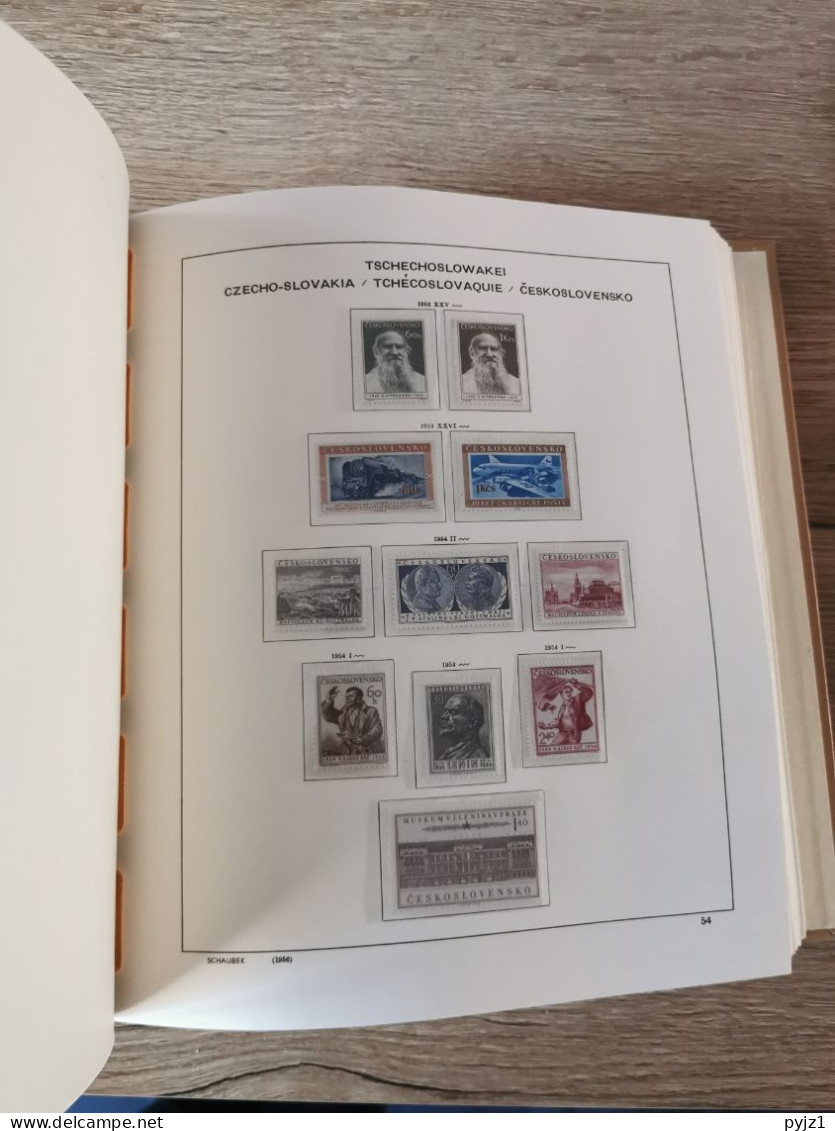 Czechoslovakia MNH 1950-1973 complete in Schaubeck album