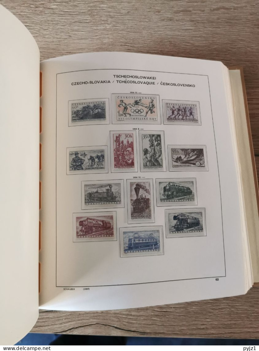 Czechoslovakia MNH 1950-1973 complete in Schaubeck album