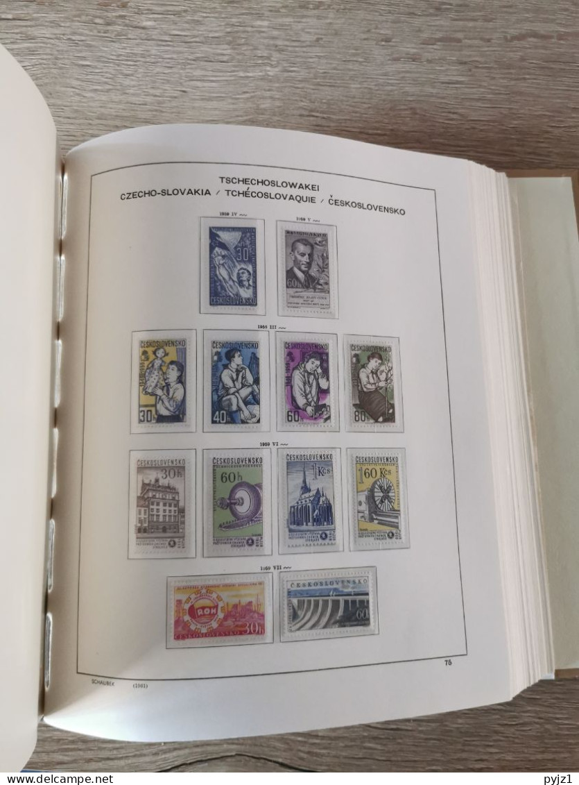 Czechoslovakia MNH 1950-1973 complete in Schaubeck album