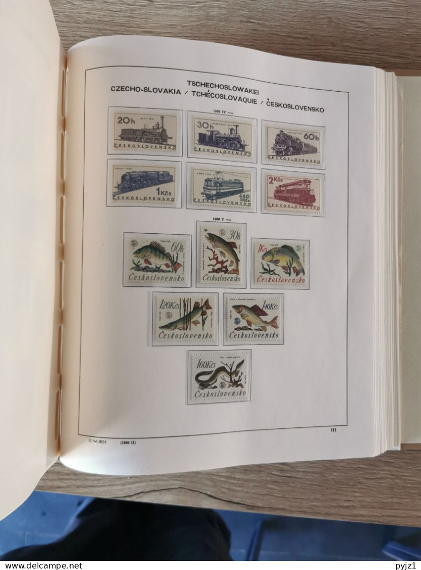 Czechoslovakia MNH 1950-1973 complete in Schaubeck album