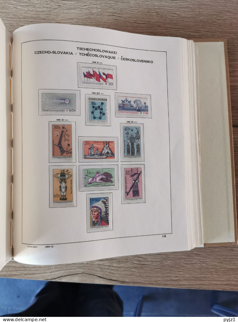 Czechoslovakia MNH 1950-1973 complete in Schaubeck album