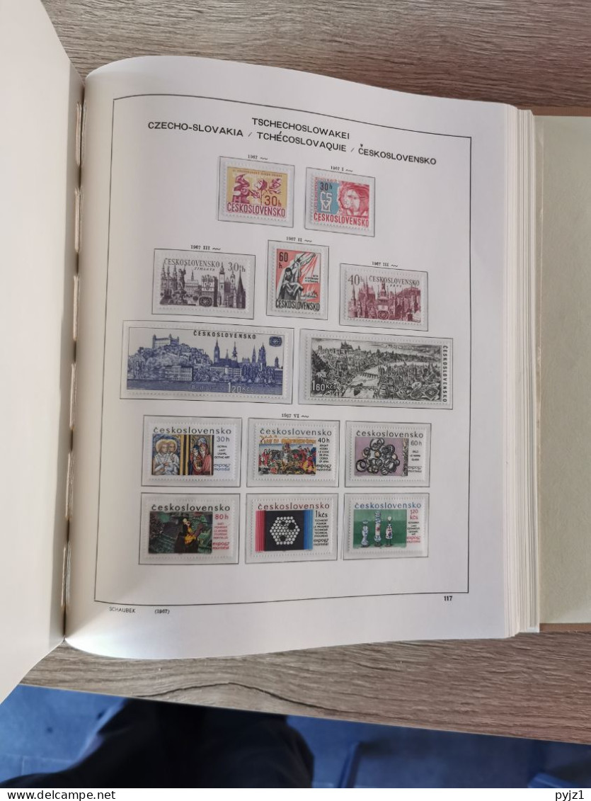 Czechoslovakia MNH 1950-1973 complete in Schaubeck album