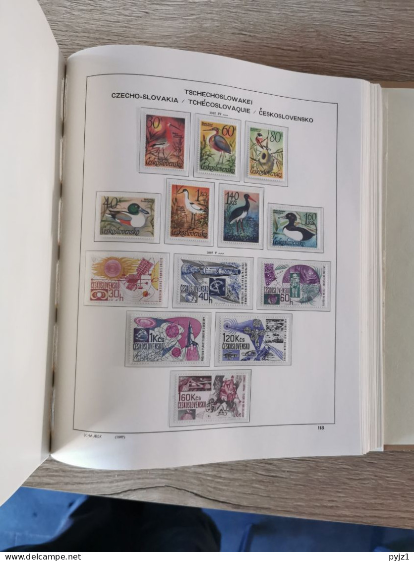 Czechoslovakia MNH 1950-1973 complete in Schaubeck album