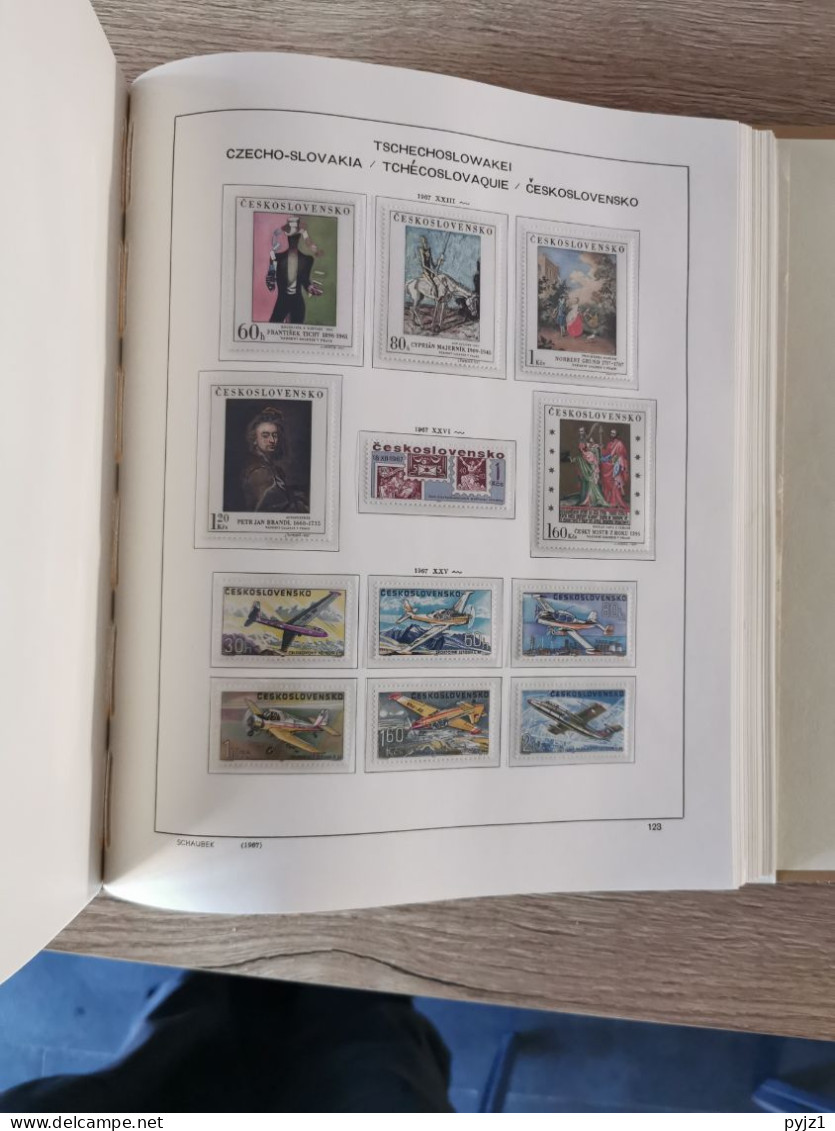 Czechoslovakia MNH 1950-1973 complete in Schaubeck album