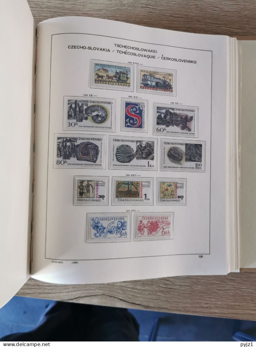 Czechoslovakia MNH 1950-1973 complete in Schaubeck album