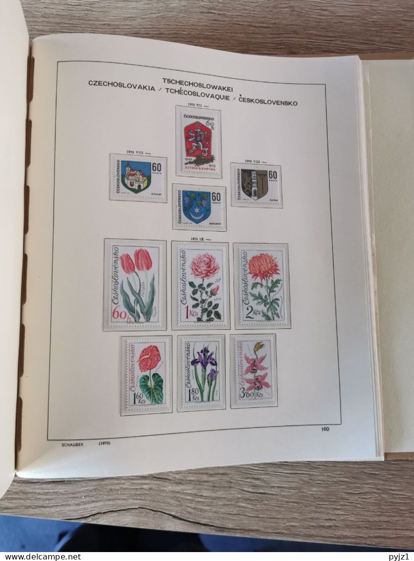 Czechoslovakia MNH 1950-1973 complete in Schaubeck album