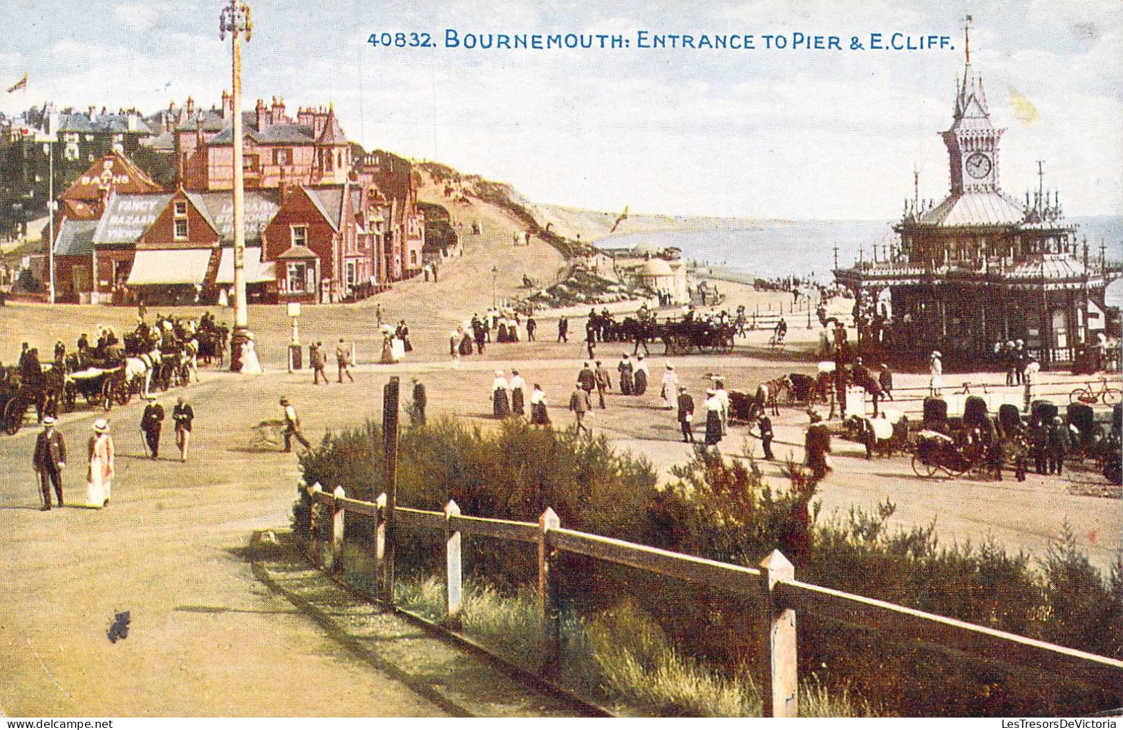 ANGLETERRE - Bournemouth - Entrance To Pier & E. Cliff - Carte Postale Ancienne - Bournemouth (a Partire Dal 1972)