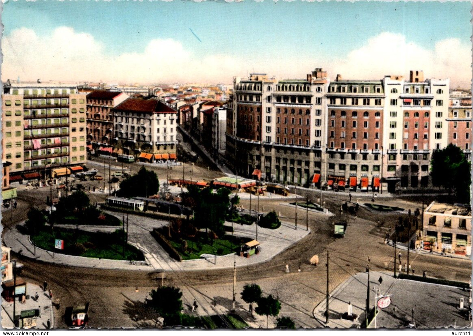 (3 Q 11) Italy - Milano Piazza Loreto (and Tramway) - Strassenbahnen