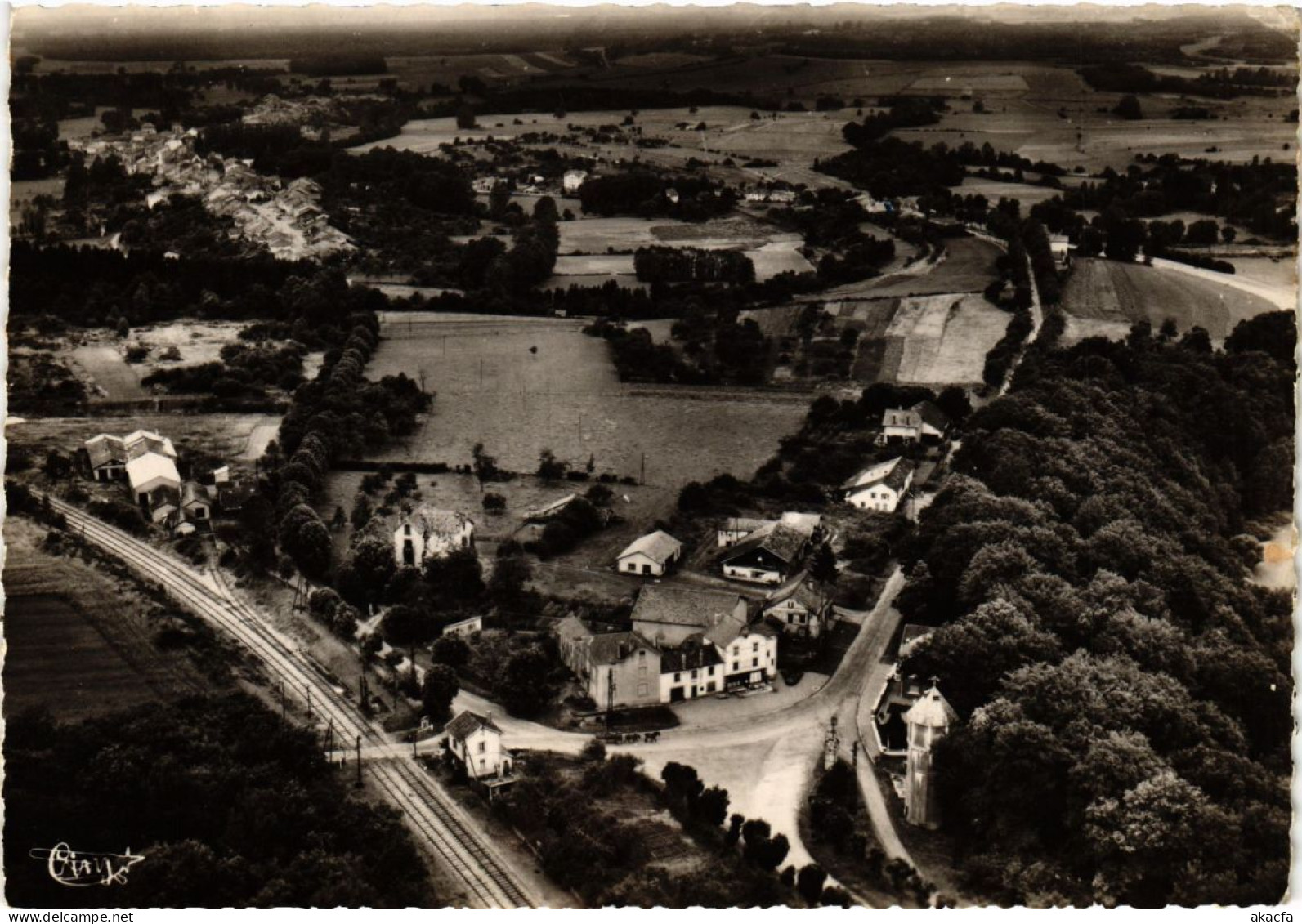 CPM MONTHUREUX-sur-SAONE - Vue Aérienne Sur La Gare (217155) - Monthureux Sur Saone