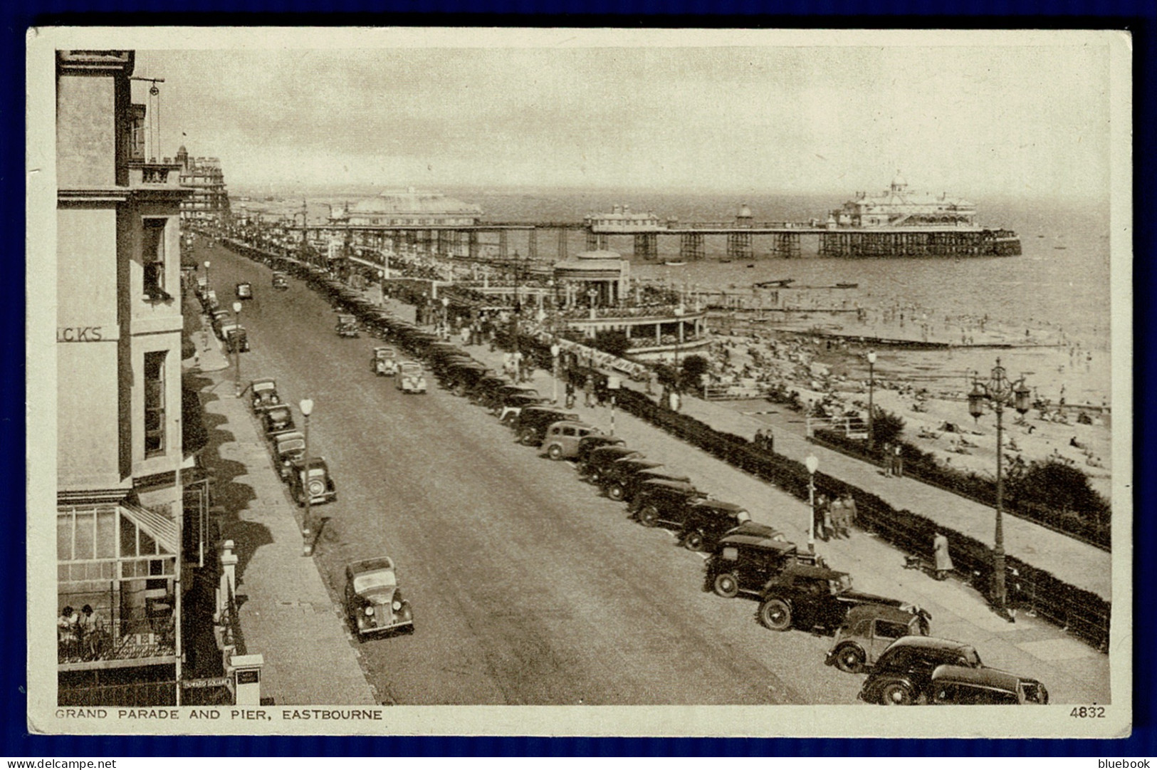 Ref 1611 - Early Postcard - Cars On Grand Parade & View Of The Pier - Eastbourne Sussex - Eastbourne