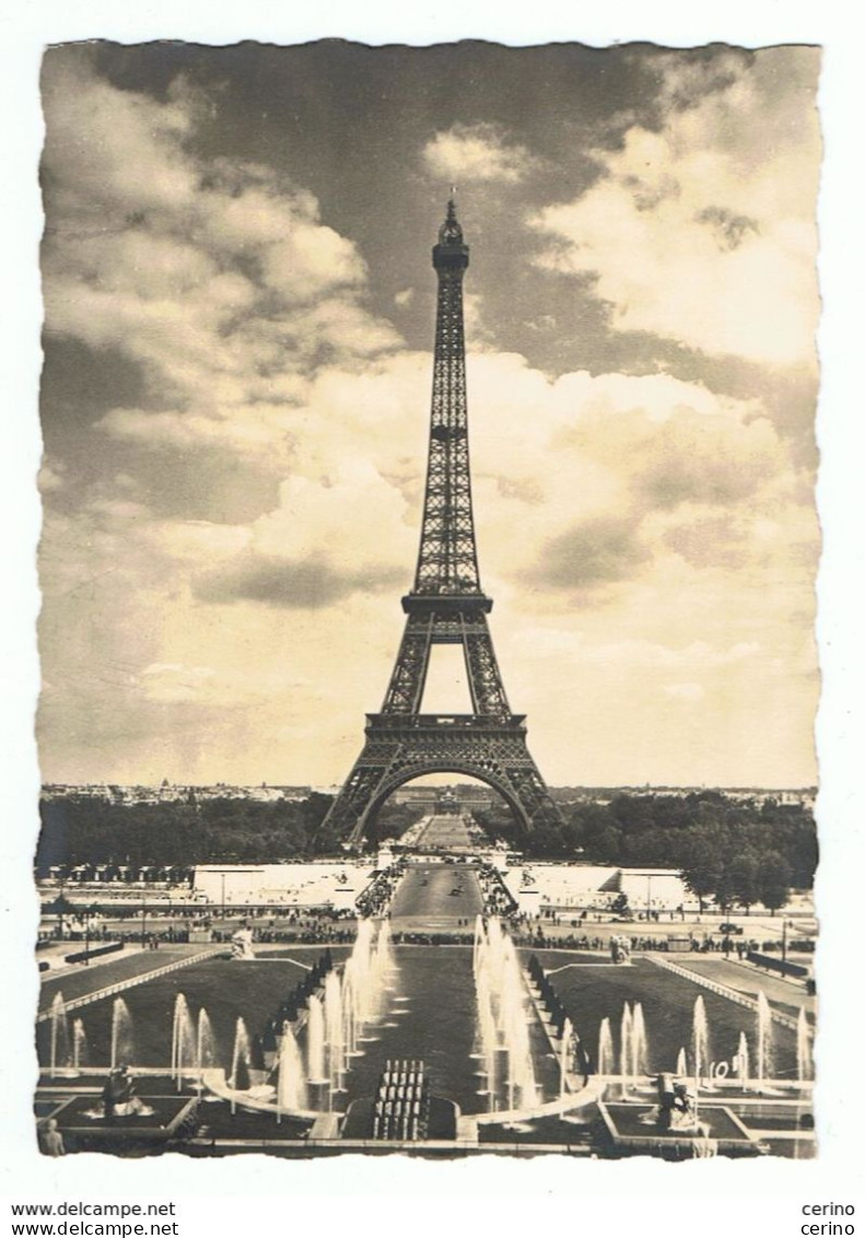 PARIS:  LES  GRANDES  EAUX  AU  PALAIS  SE  CHAILLOT  ET  LA  TOUR  EIFFEL  -  PHOTO  -  FG - Tour Eiffel