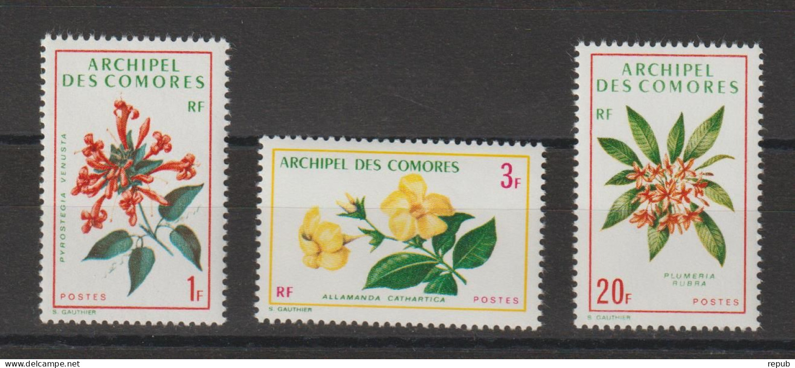 Comores 1971 Fleurs 69-71, 3 Val ** MNH - Unused Stamps