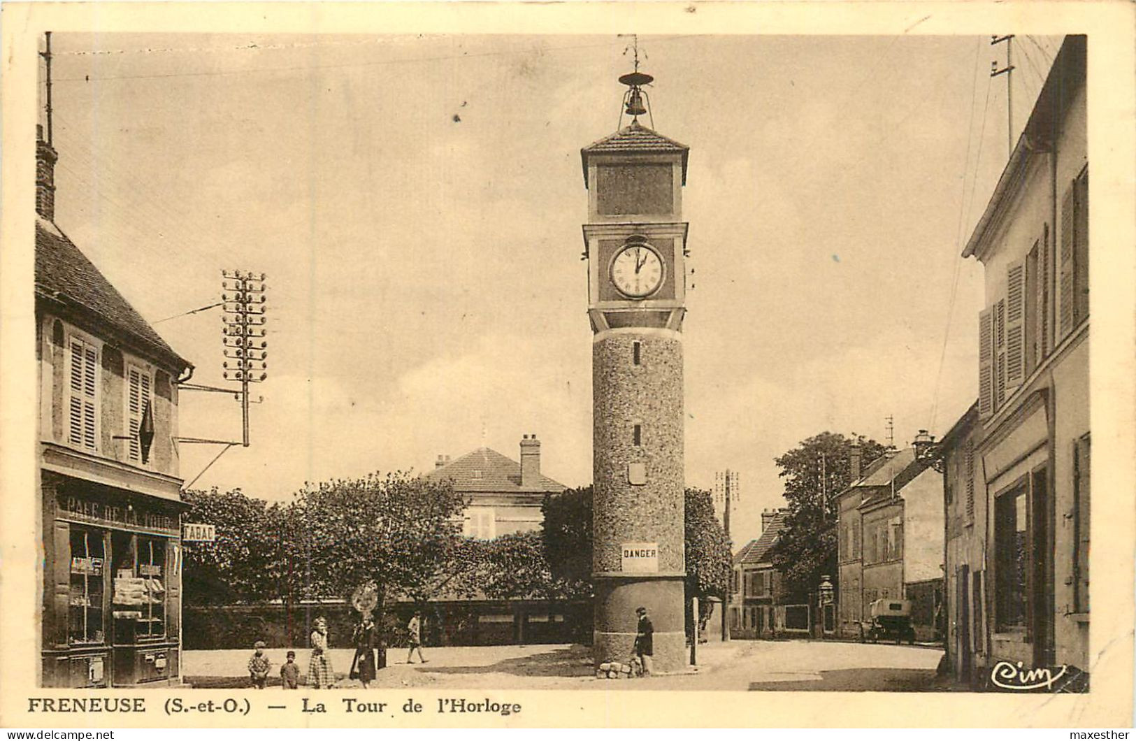 FRENEUSE La Tour De L'Horloge - Freneuse