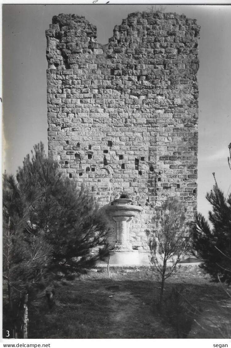 GIGNAC   LA TOUR  ET LE JARDIN  ANNEE 1958 - Gignac