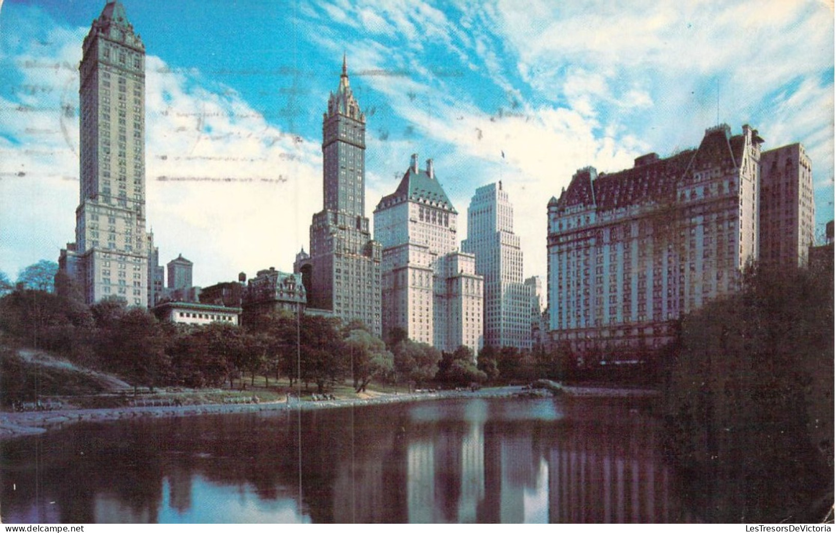 ETATS-UNIS - New York - Fifth Avenue Skyline From Central Park, Showing Hotel Pierre - Carte Postale Ancienne - Central Park