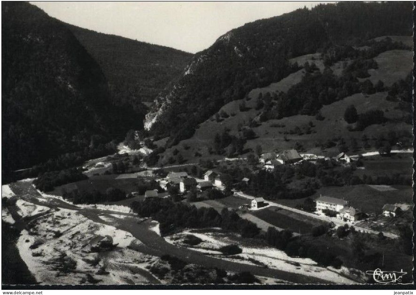 Dingy-Saint-Clair - Vue Aérienne Sur L'Hôtel Du Fier Et Le Défilé De Dingy - Dingy-Saint-Clair