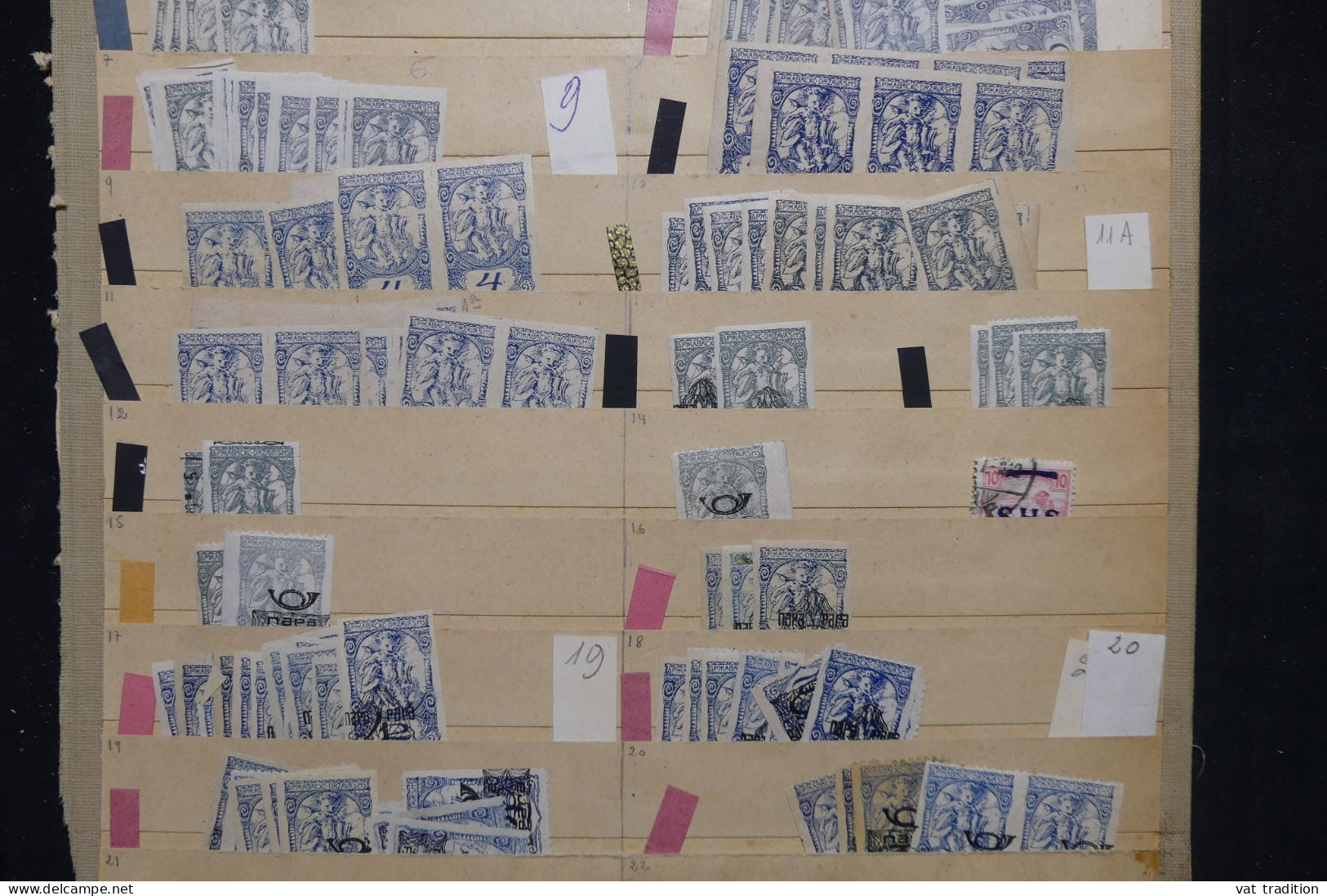 YOUGOSLAVIE - Collection - Stock Ancien De Marchand - Timbres Journaux Et PA - A Voir - Le Bloc Non Compté - A 24 - Collections, Lots & Series