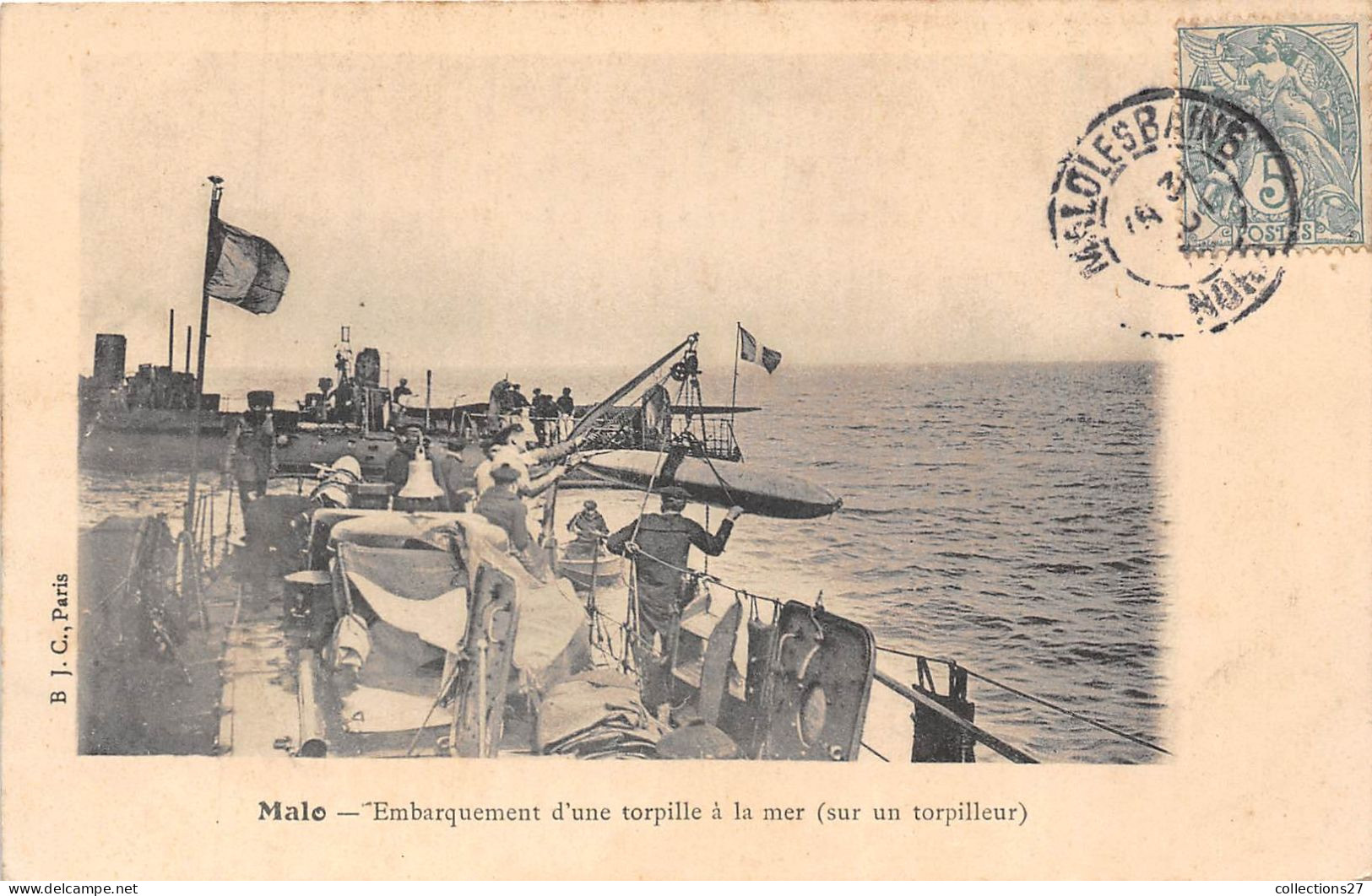 59-MALO- EMBARQUEMENT D'UNE TORPILLE A LA MER ( SUR UN TORPILLEUR ) - Malo Les Bains