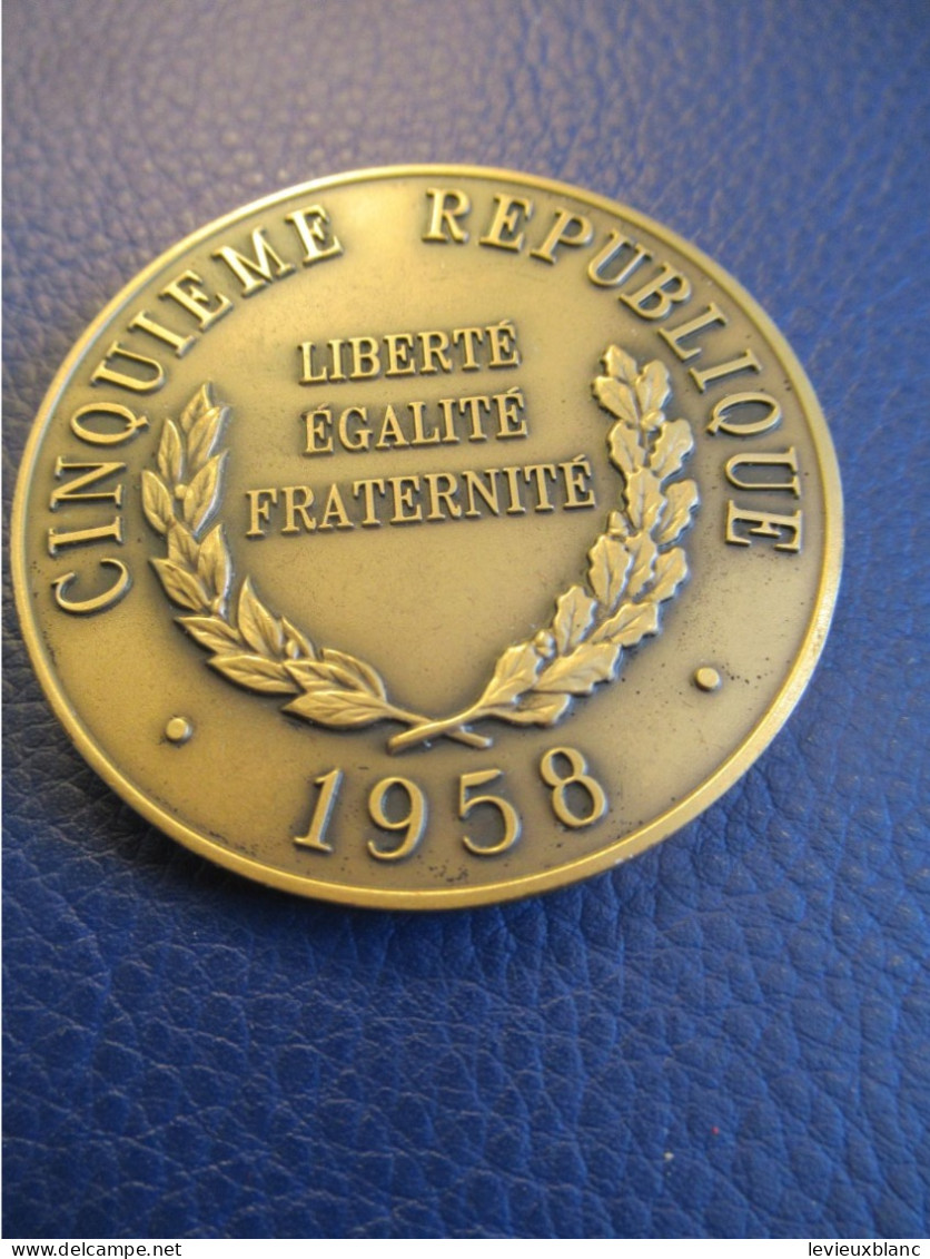 Médaille Commémorative/ J.CHIRAC  Président De La République Française/ Cinquiéme République 1958/1995        MED430 - Frankreich