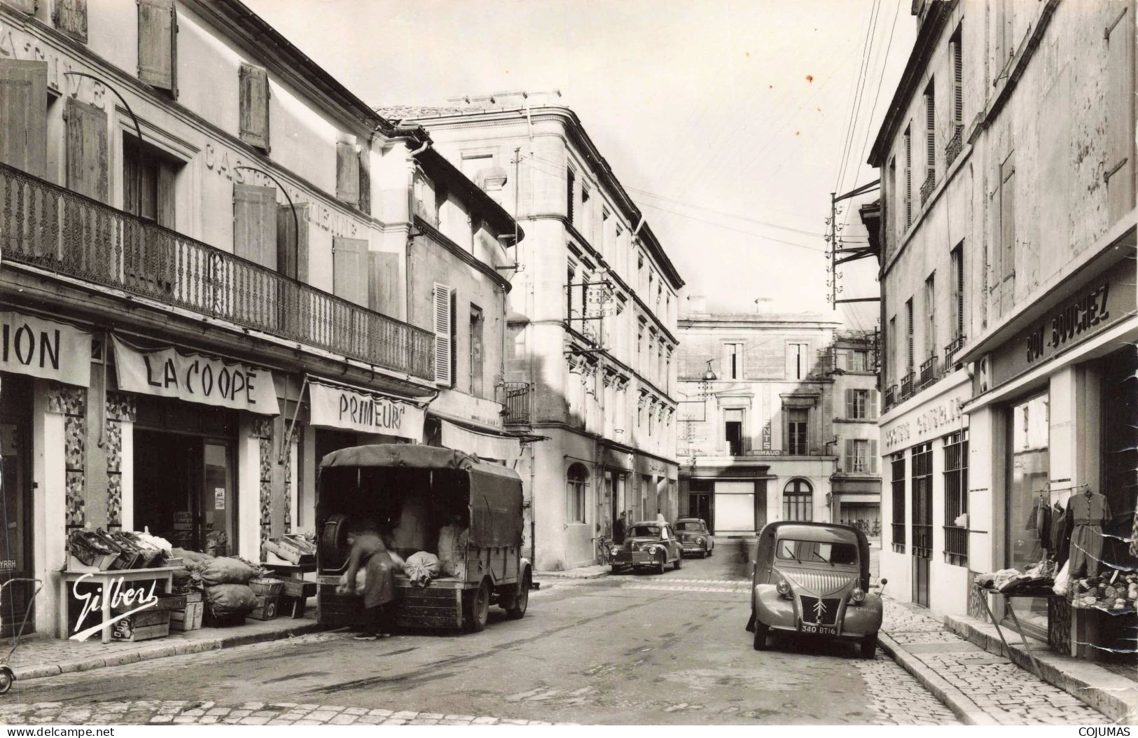 16 - CHATEAUNEUF - S15525 - La Rue Du Générale Leclerc - CPSM 14x9 Cm - Automobile La Coope - Chateauneuf Sur Charente