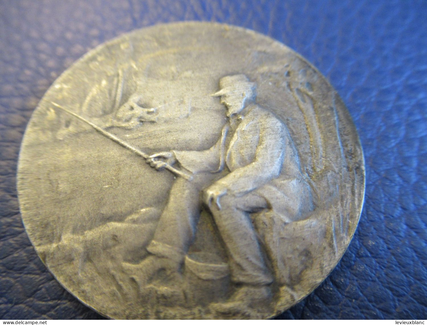 Petite Médaille Ancienne / Bronze / Pêcheur à La Ligne / Non Attribuée/ Vers 1880-1900     MED432 - Frankrijk
