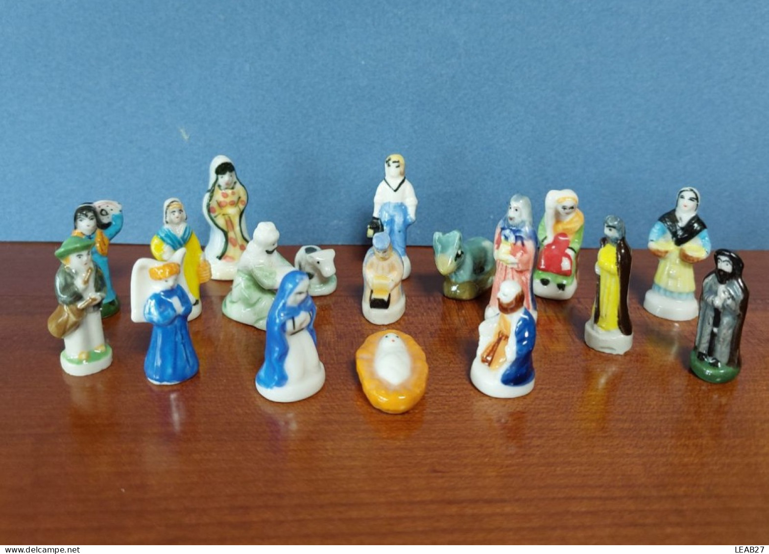 Lot De 18 Fèves Anciennes SANTONS Pour Crèche - Fait Main - Année 1985-1990 - Oude