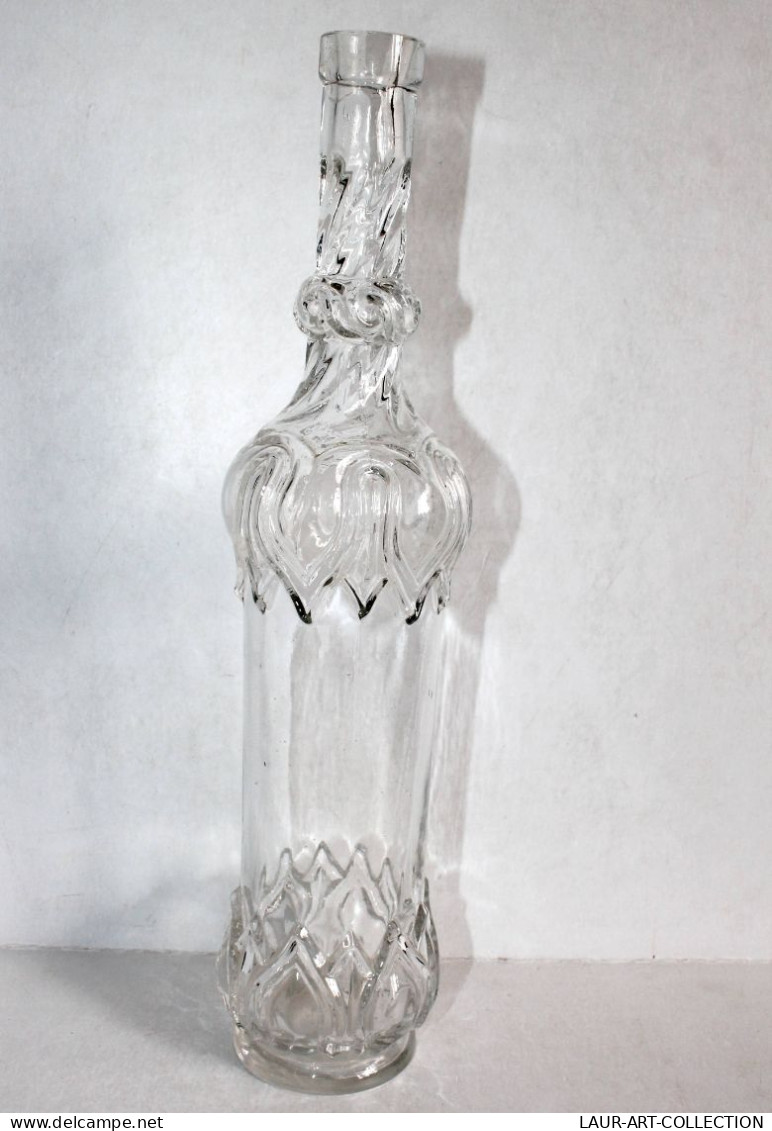 JOLIE ANCIENNE CARAFE BOUTEILLE EN VERRE MOULÉ, MOTIF EN RELIEF - VINTAGE H:32cm / ART DE LA TABLE (2501.1) - Karaffen