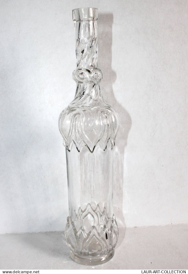 JOLIE ANCIENNE CARAFE BOUTEILLE EN VERRE MOULÉ, MOTIF EN RELIEF - VINTAGE H:32cm / ART DE LA TABLE (2501.1)