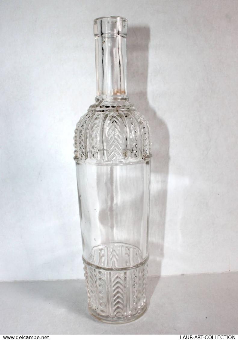 JOLIE ANCIENNE CARAFE BOUTEILLE EN VERRE MOULÉ, MOTIF EN RELIEF - VINTAGE H:28cm / ART DE LA TABLE (2501.2) - Jugs