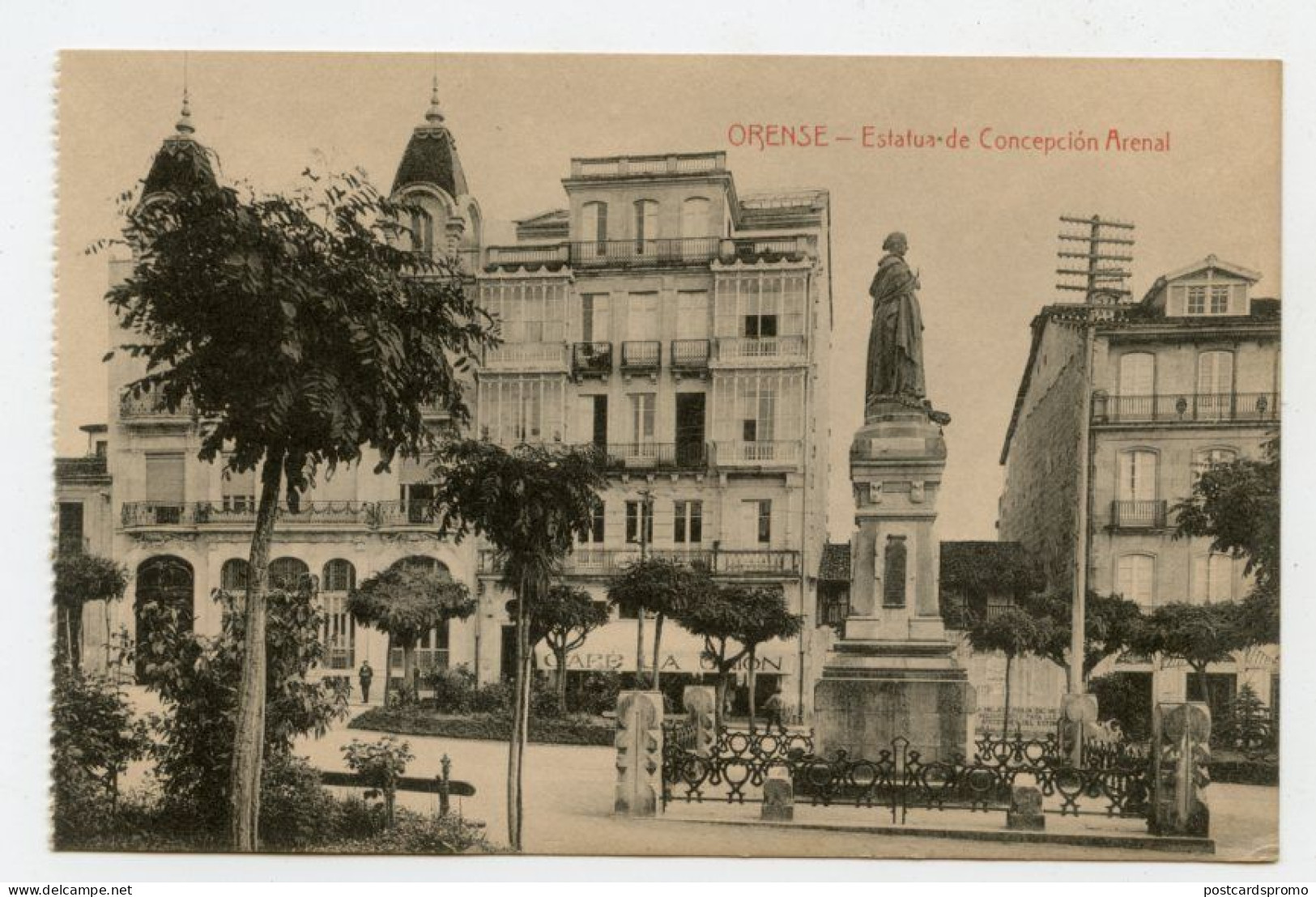 ORENSE, Galicia - Estatua De Concepcion Arenal  ( 2 Scans ) - Orense