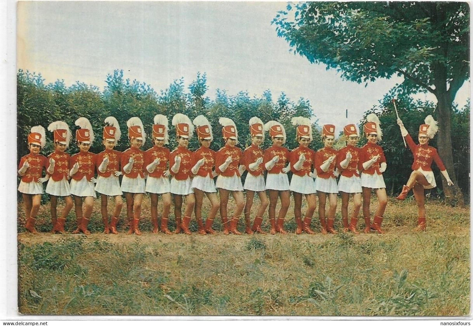 D 83.  LE BEAUSSET. LES MAJORETTES DU GROUPE ARTISTIQUE - Le Beausset