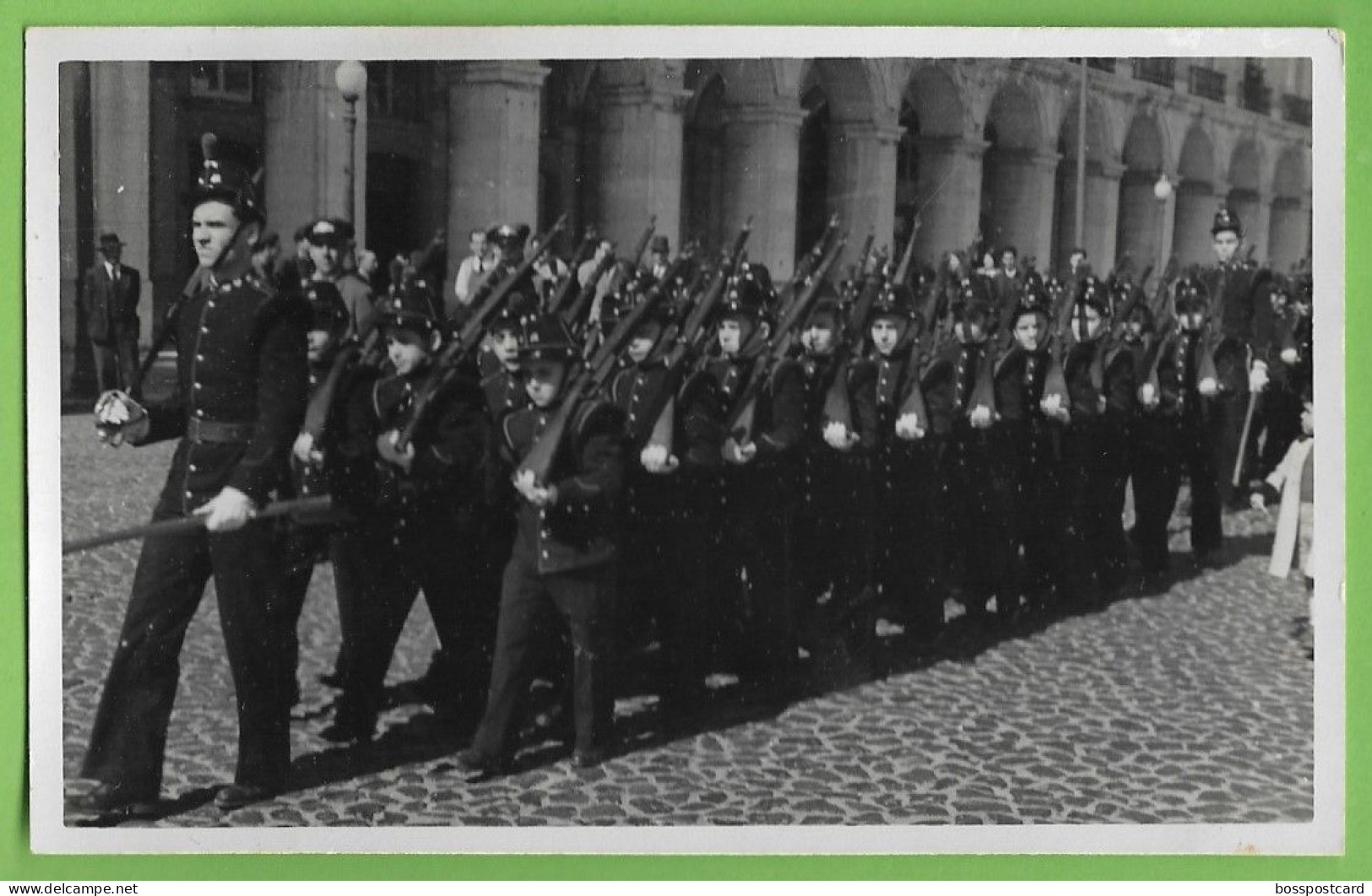 Lisboa - Desfile De Alunos Do Colégio Militar No Terreiro Do Paço - Portugal (Fotográfico) - Portalegre