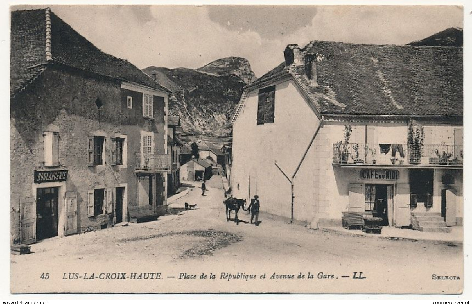 CPA - LUS-LA-CROIX-HAUTE (Drôme) - Place De La République Et Avenue De La Gare - Sonstige & Ohne Zuordnung